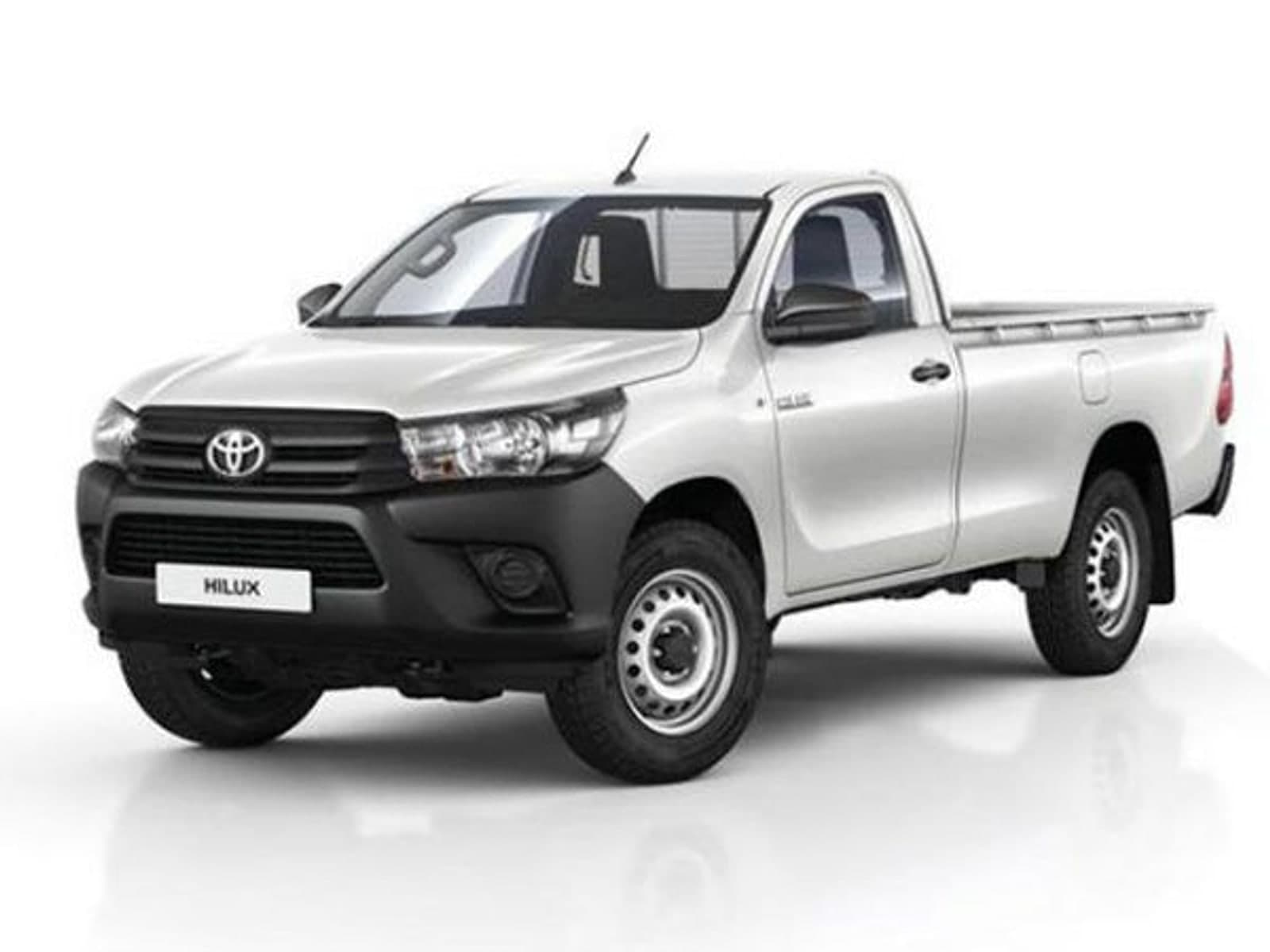 Toyota Hilux 4×4 on a UAE access road